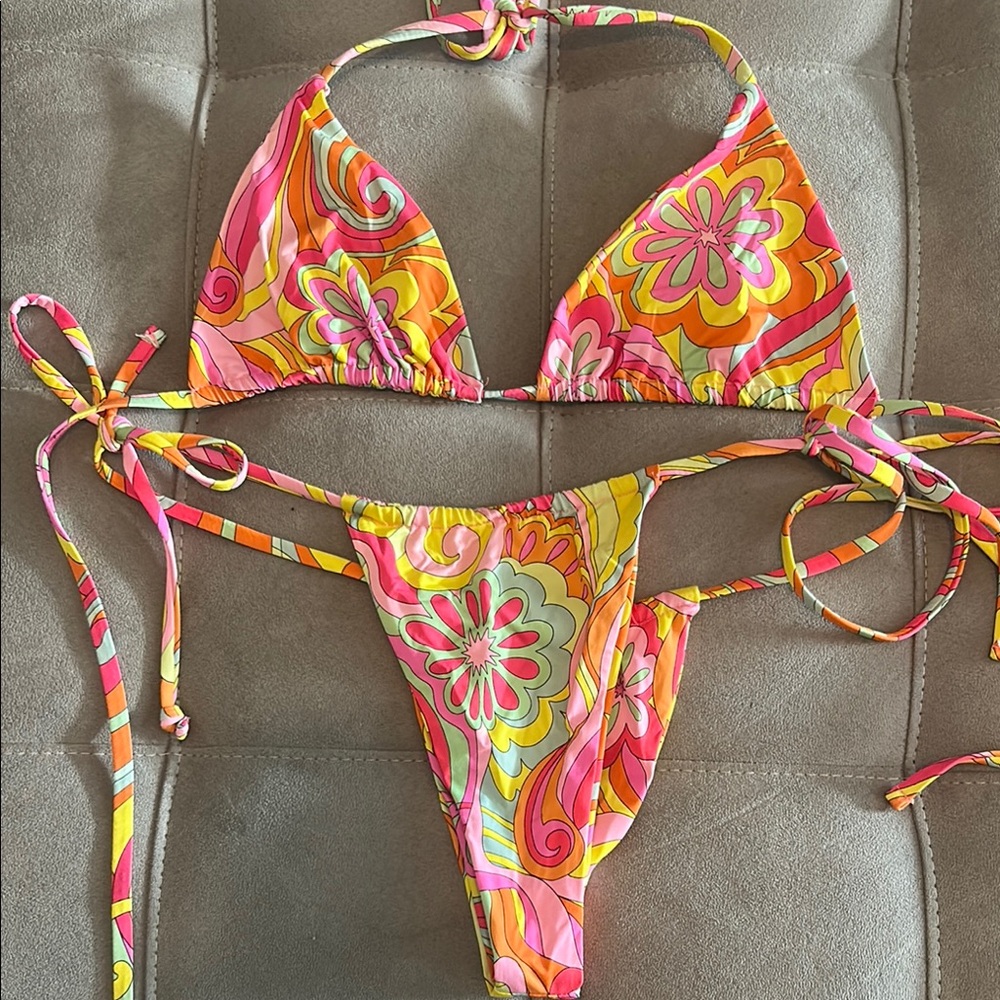 FRANKIE’S BIKINI ~ Tia string